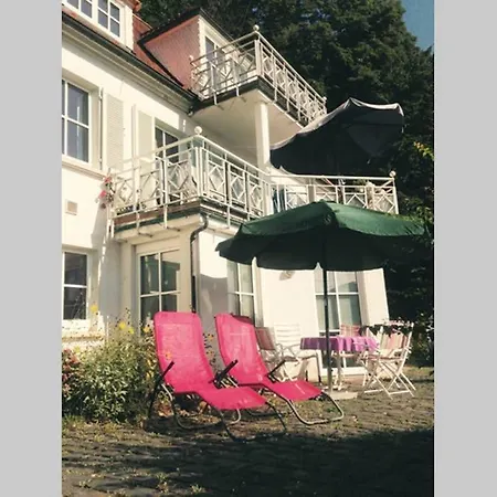 Schoene Ferienwohnung Am Schlosspark Apartament *
