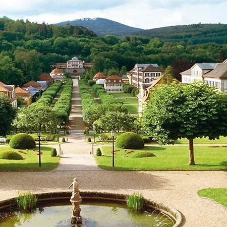 Schoene Ferienwohnung Am Schlosspark * Bad Brückenau